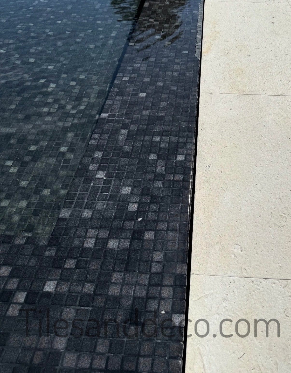 Foggy Nieblas Black Pool Tile - Tiles and Deco