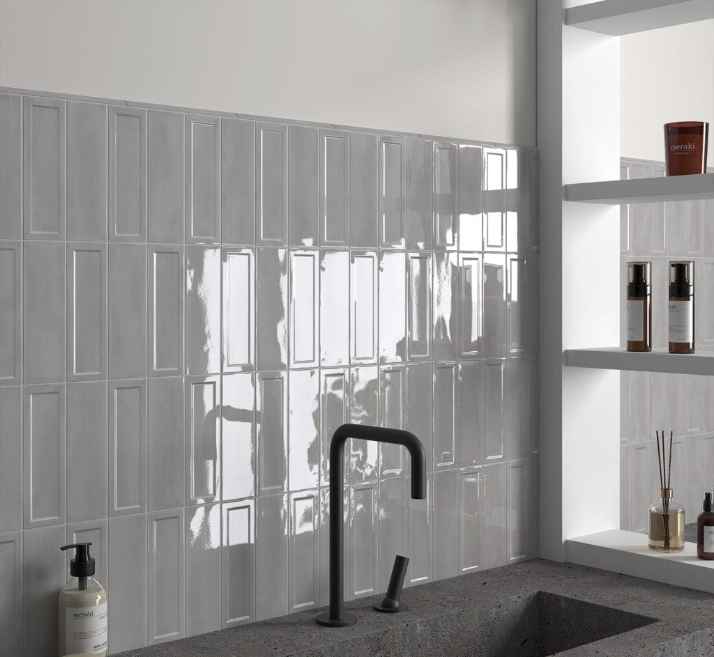 Island Frame Silver Wall Tile