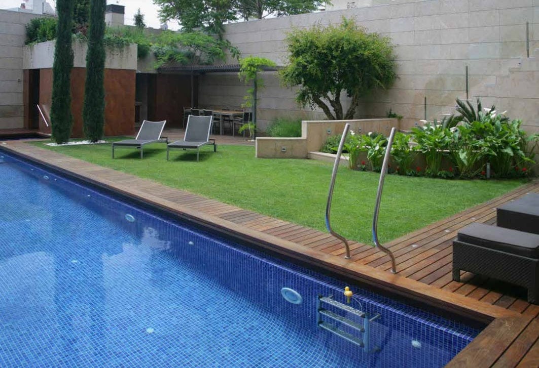 Foggy Nieblas Azul Fuerte Pool Tile - Tiles and Deco