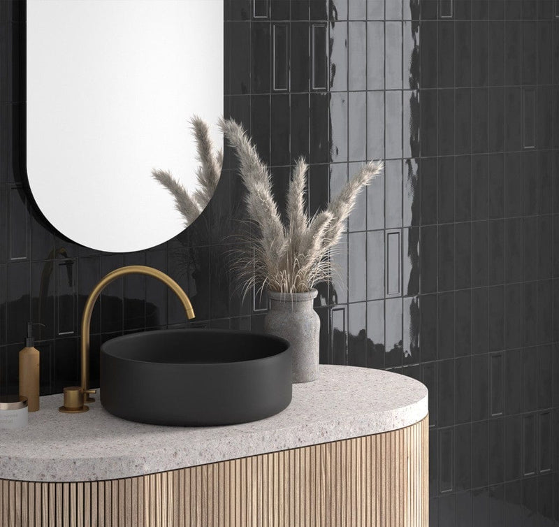 Island Frame Black Wall Tile